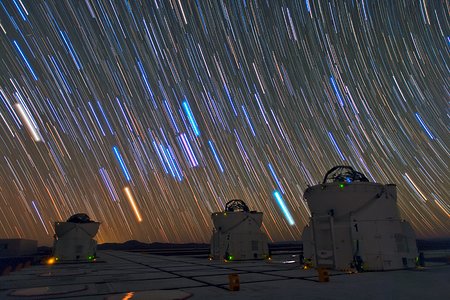 Sterpaden boven de VLT in Paranal
