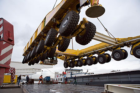 ALMA Transporter Loading