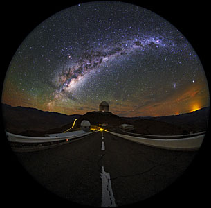 Fish-Eye View of La Silla Shown in UHD