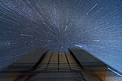 Unusual trailed-zoom view of the VLT