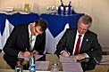 Signing of grid agreement at Paranal