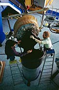 Mounting the 8.2-m Main Mirror of KUEYEN