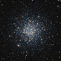 VISTAs infrarøde bilde av kulehopen Messier 55