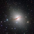 Langtidseksponering av den merkelige galaksen Centaurus A