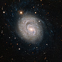 A supernova 1999em na galáxia NGC 1637 (anotada)