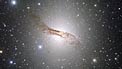Zoom sulla strana galassia Centauro A