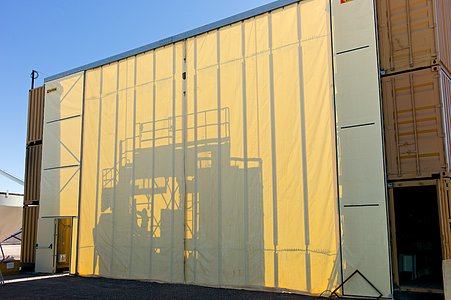 Temporary shelter for assembling an ALMA antenna