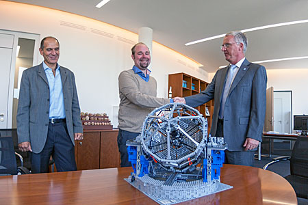 E-ELT model handover