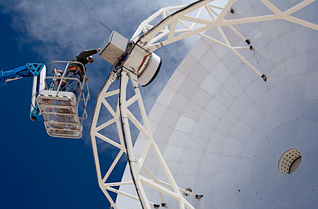 Working on the APEX dish