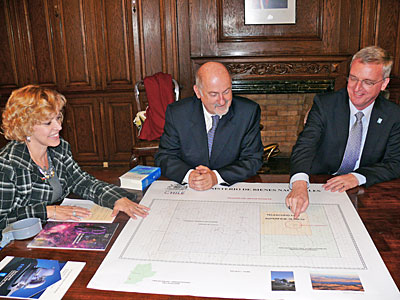 ESO Director General meets Chilean Minister of National Assets