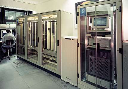 The ESO/ST-ECF Science Achinve
