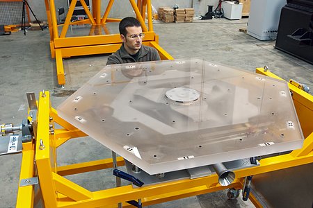 E-ELT mirror segments being tested