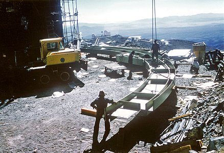 Assembling the ESO 3.6-m telescope dome