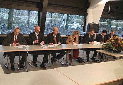 ALMA Antenna Contract Signing Event at ESO