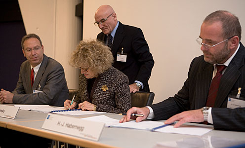 ALMA Transporter Contract Signature