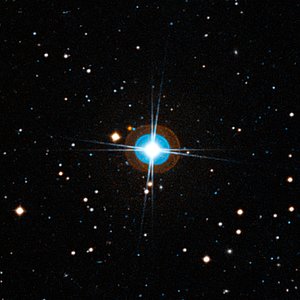 Close-up view of the sky around the star HD 10180