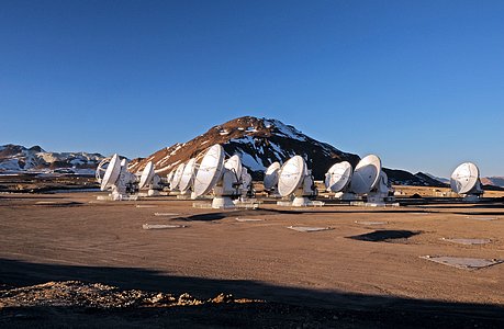 Nineteen ALMA antennas on the Chajnantor plateau