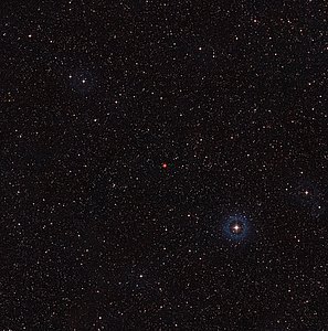 Vidvinkelbilde av himmelen rundt den planetariske tåken Fleming 1