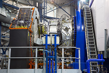KMOS on the Very Large Telescope at the time of first light