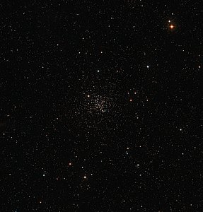 Vista de gran campo del cúmulo estelar abierto Messier 67