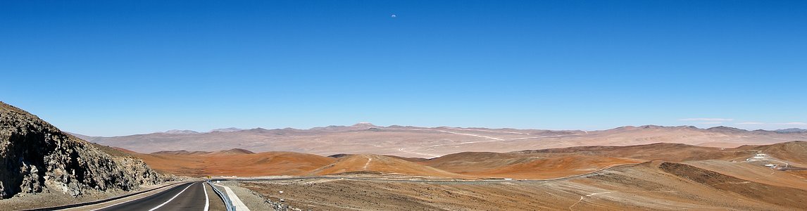 Panorama av Cerro Armazones sett fra Paranal