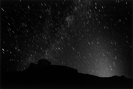 Paranal under the northern and southern sky