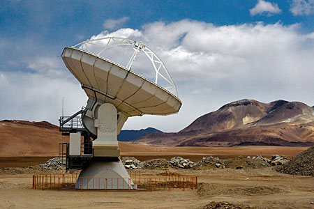 An ALMA antenna on Chajnantor
