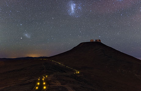 Ultra HD Expedition day 3 - Small and Large Magellanic clouds above the VLT