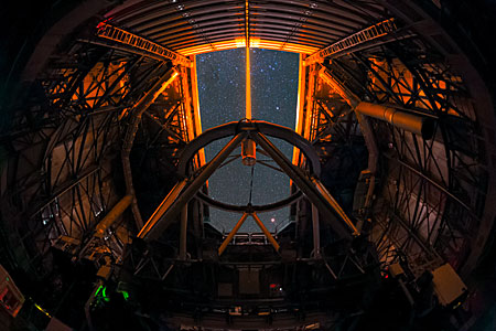 Very Large Telescope Guide Star Laser in UHD