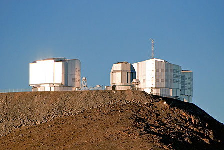 VLT atop Cerro Paranal