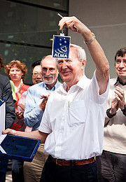 Thijs de Graauw, recipient of the Joseph Weber Award