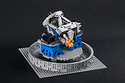 Modelo de LEGO® del VLT totalmente articulado