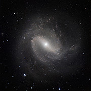 La clásica espiral Messier 83 en infrarrojo con HAWK-I