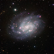 Wide Field Imager pohlíží  na spirální galaxii NGC 300