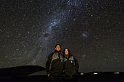 Dánský korunní pár obdivuje noční oblohu na observatoři ESO/Paranal