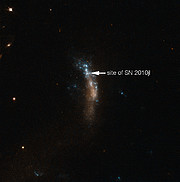 La galaxie naine UGC 5189A, hôte de la supernova SN2010jl (annotée)