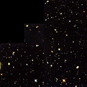 Hubble Deep Field South — Mehrere Fenster ins Universum
