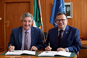 Underskrivelsen af den irske tilknytningsaftale