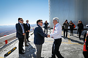 The President of the Republic of Chile greeted by ESO's Director General