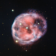 Mlhovina Lebka na novém snímku z dalekohledu ESO/VLT