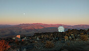 Test-Bed Telescope 2 i solnedgangen