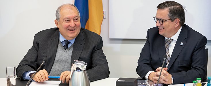 President of Armenia visits ESO Headquarters