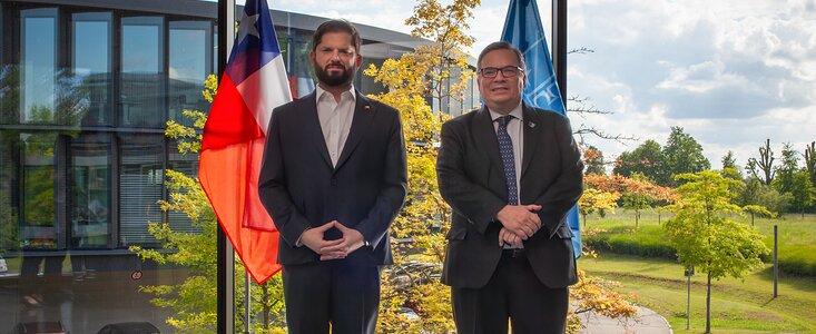 El Presidente de Chile Gabriel Boric y el Director General de ESO Xavier Barcons