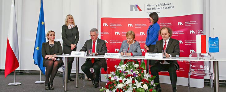 The signing ceremony with Poland