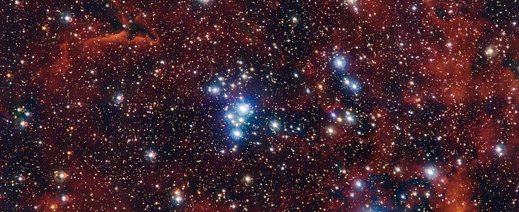 O colorido enxame estelar NGC 2367
