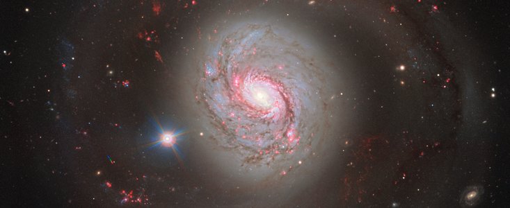 Oślepiająca galaktyka Messier 77