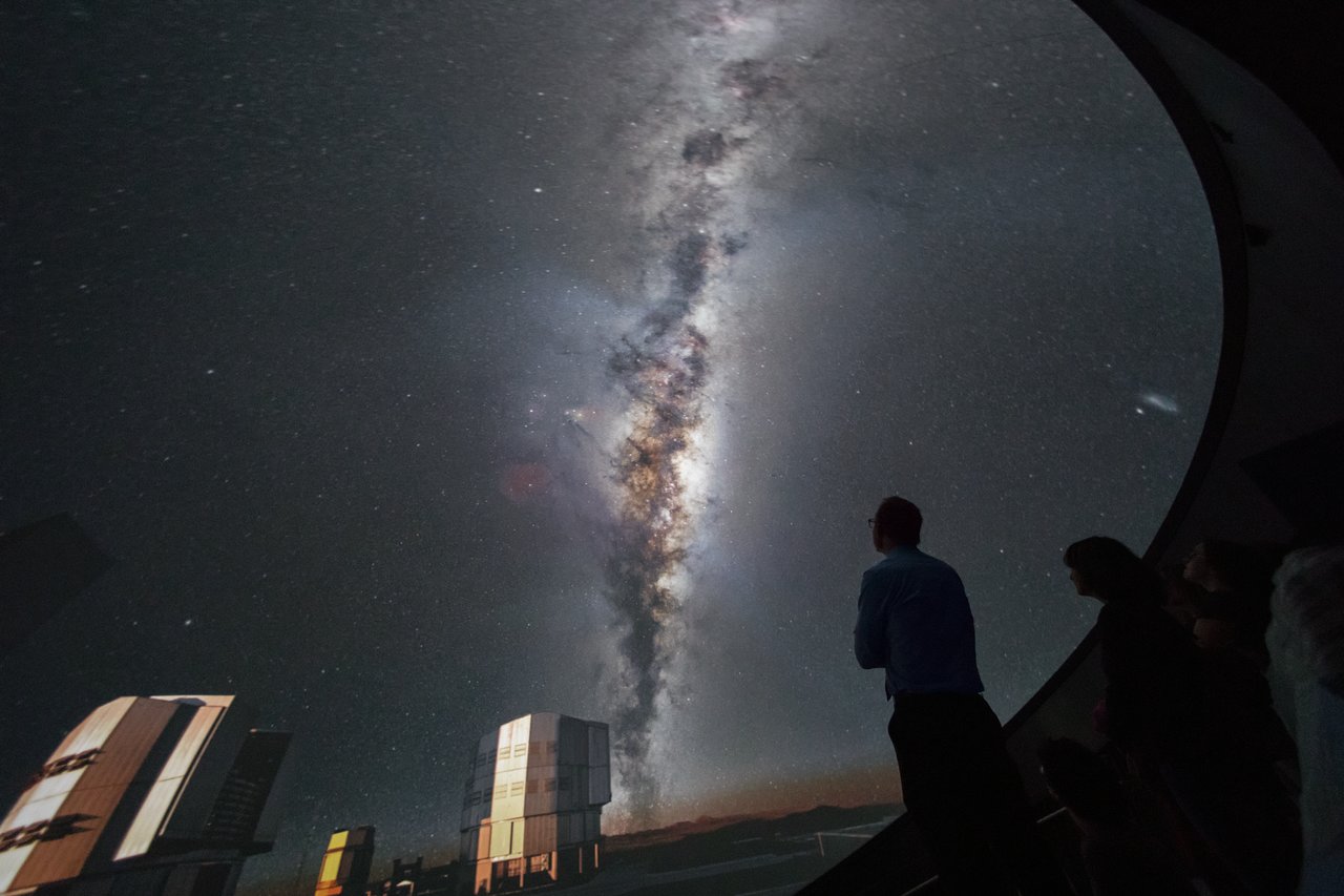 VLT in the ESO Supernova planetarium