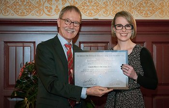 De-Zeeuw-Van-Dishoeck-Absolventenpreis für Astronomie 2017 an Laura Driessen verliehen