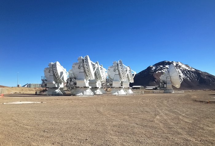 ALMA-Antennenschüsseln auf dem Chajnantor-Plateau im Norden Chiles