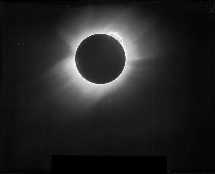Original image of the 1919 solar eclipse